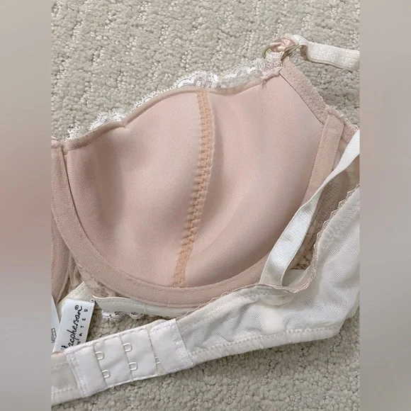 Early 2000’s Elle MacPherson Intimates Lace Detail Demi Bra - 36D - Picture 6 of 12